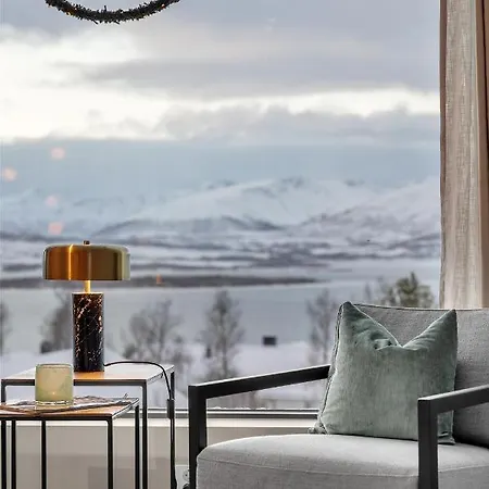 Aurora View فيلة